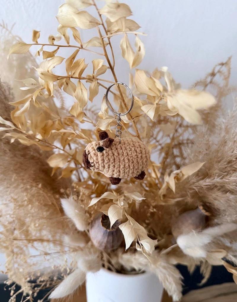 Capybara Schlüsselanhänger Gehäkelt Amigurumi Häkelfigur Accessoires Crochet Plüschfigur Handgefertigt Geschenkidee Deko von LivingKunst