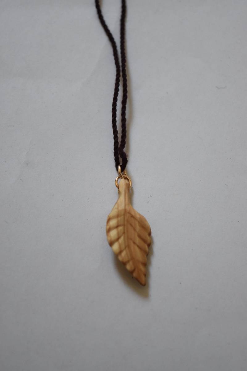 Holzblatt von Livingwoodjewelry