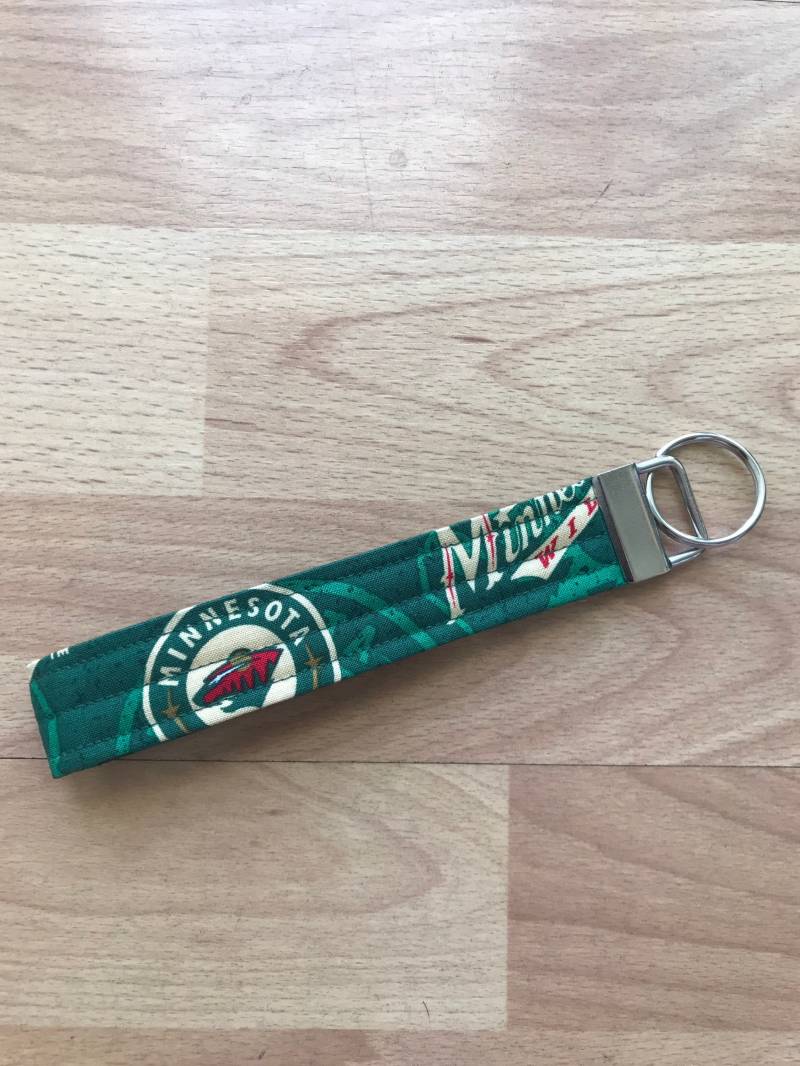 Minnesota Wild Hockey Schlüsselanhänger Armband Keyfob Minnesota Wild Hockey Schlüsselanhänger Armband Keyfob von LivyLuPlusTwo