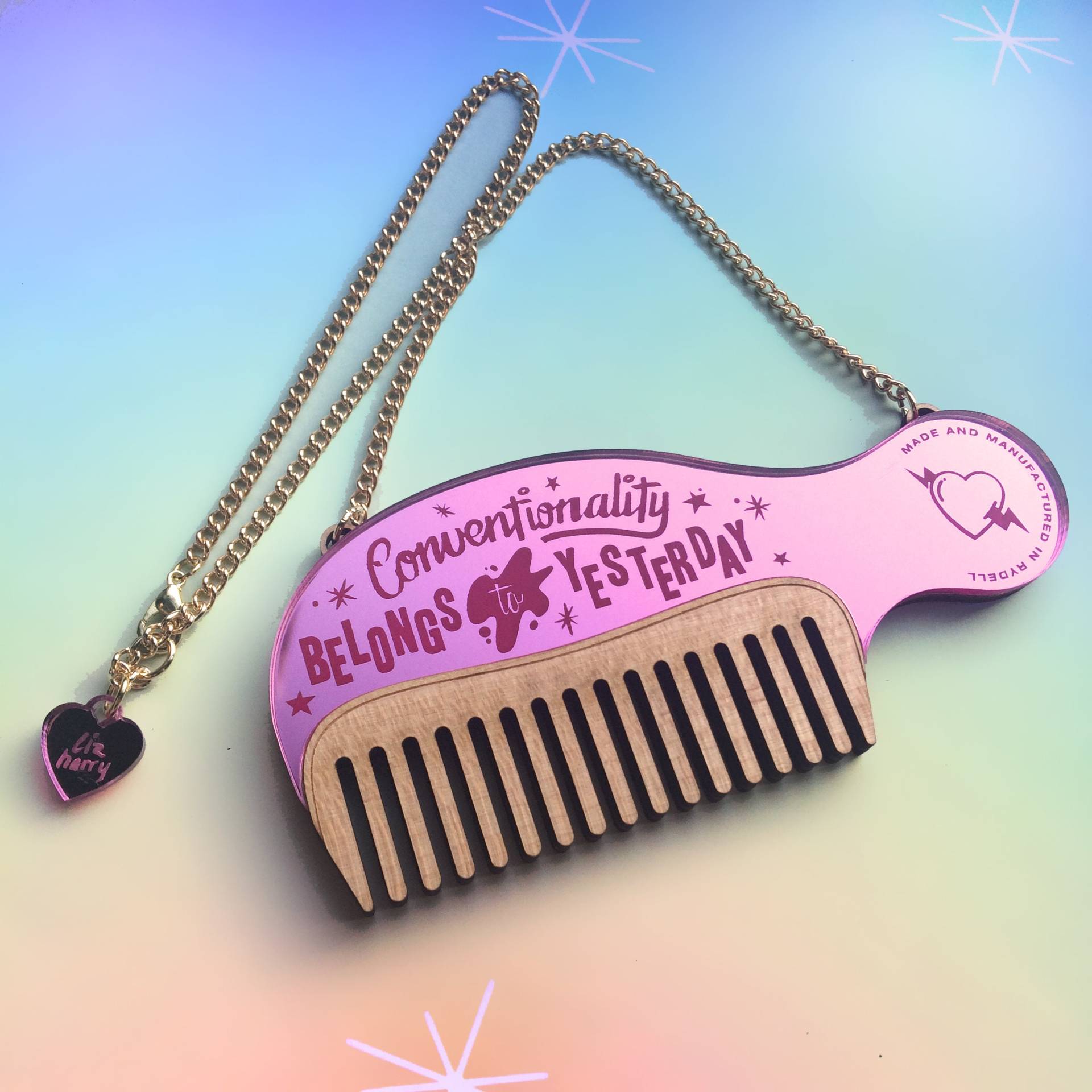 Kamm Halskette - Laser Cut Pastell Marmor Grease Statement Holzkamm Pink Ladies Kamm Halskette - Laser Cut Pastell Marmor Grease Statement Holzkamm Pink Ladies von LizHarry