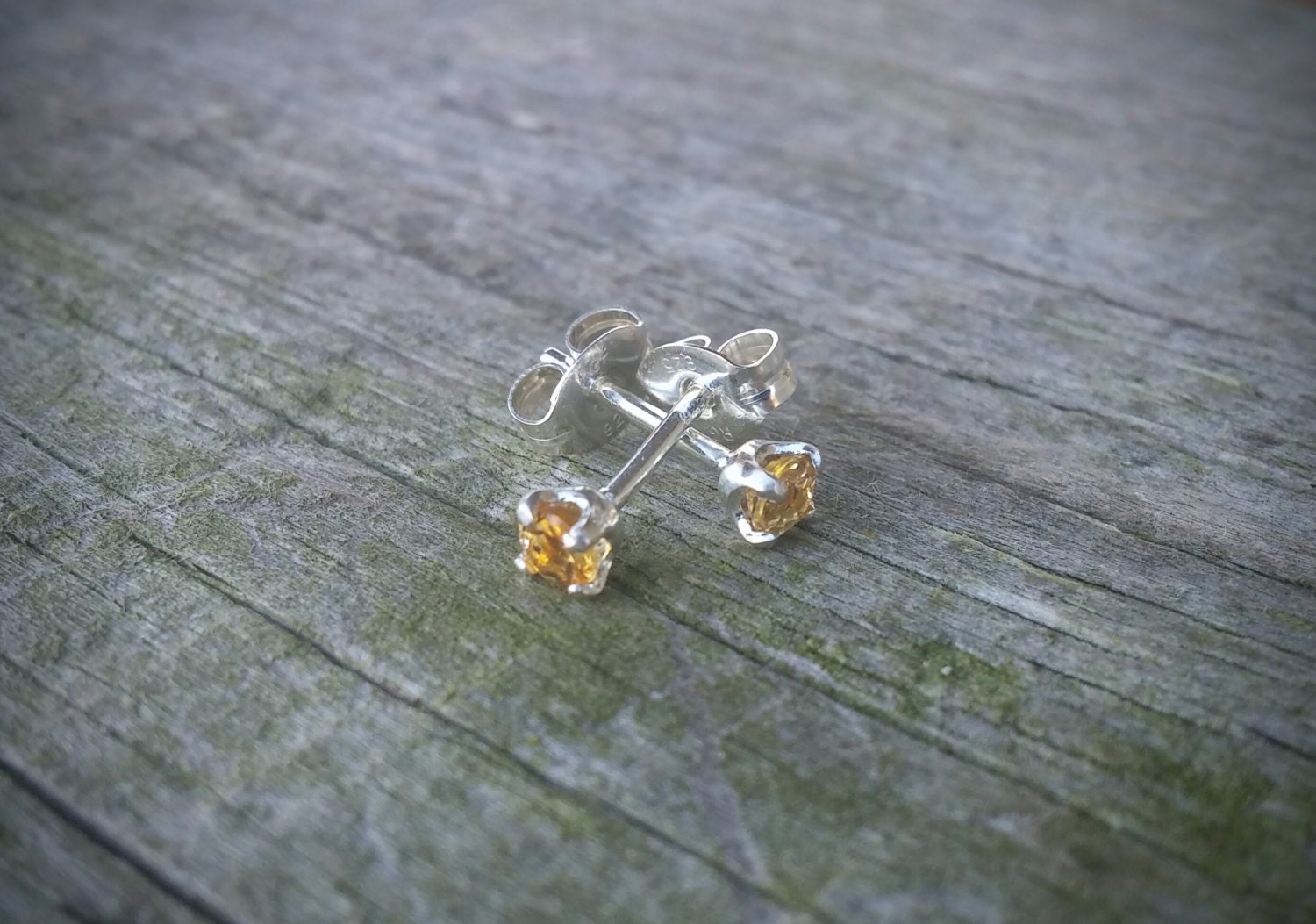 Silberne Citrin Ohrstecker Silberne Citrin Ohrstecker von LizHorneDesigns
