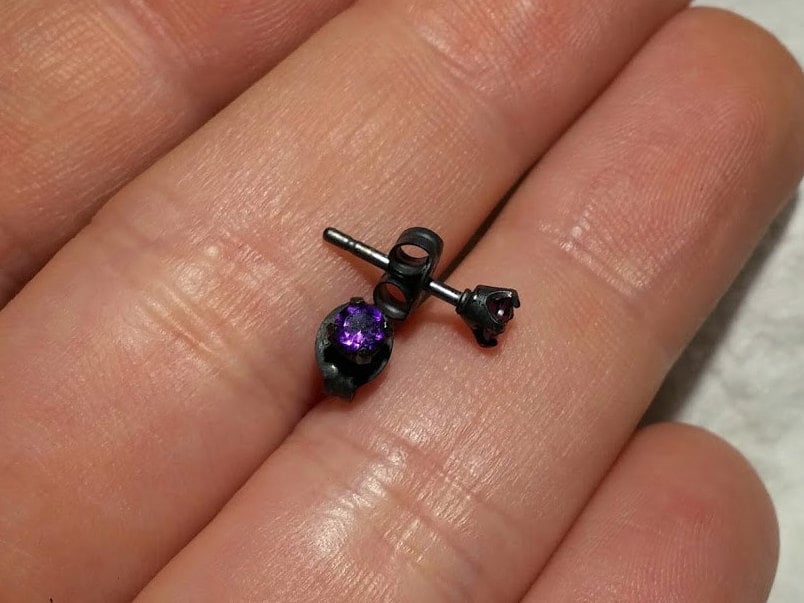Zarte Amethyst Ohrstecker Zarte Amethyst Ohrstecker von LizHorneDesigns