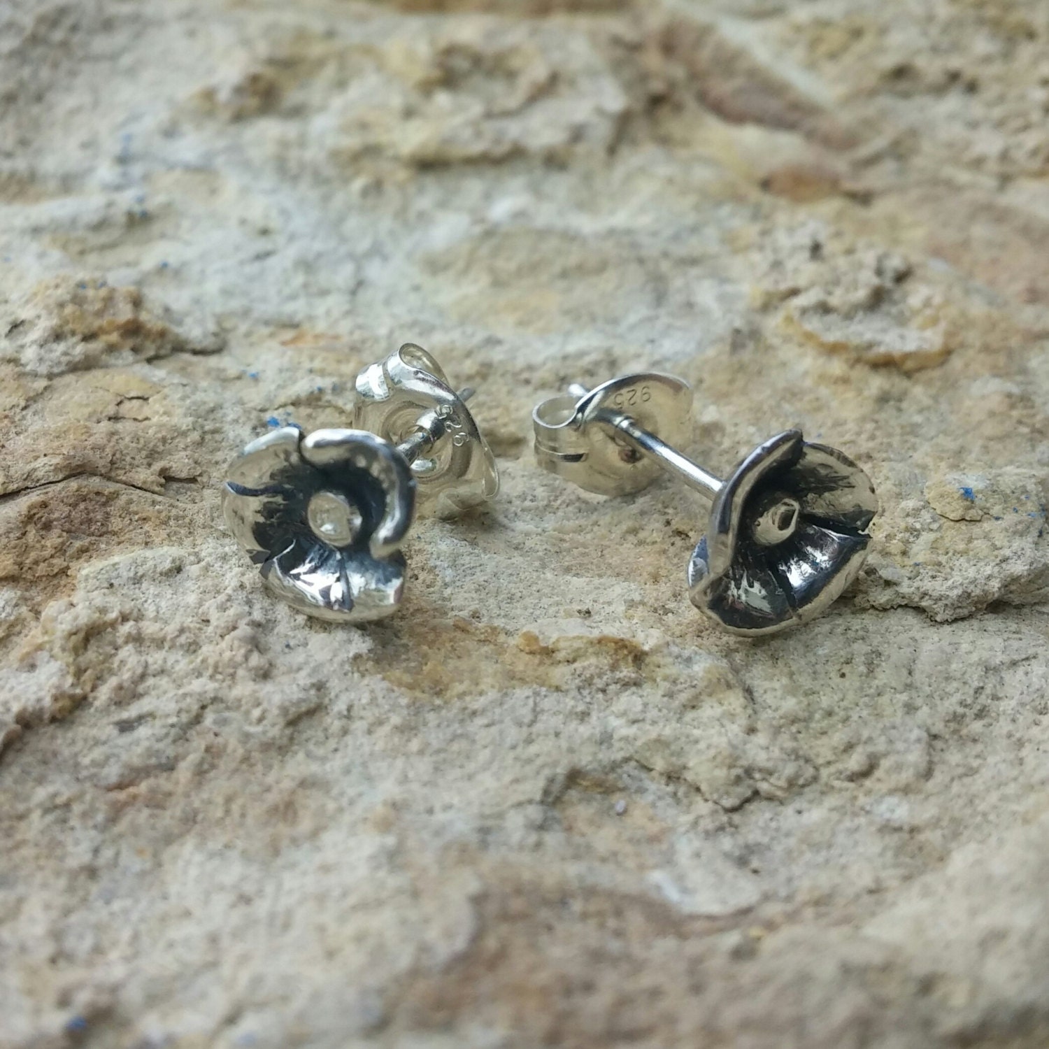sterling Silber Mohnblumen Ohrringe sterling Silber Mohnblumen Ohrringe von LizHorneDesigns
