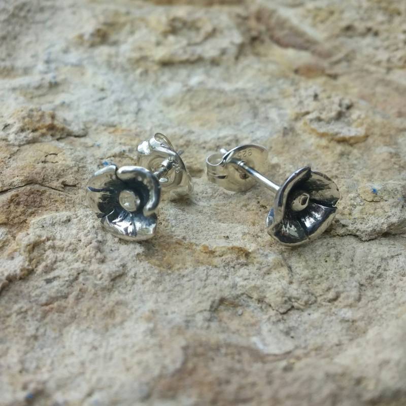 sterling Silber Mohnblumen Ohrringe sterling Silber Mohnblumen Ohrringe von LizHorneDesigns