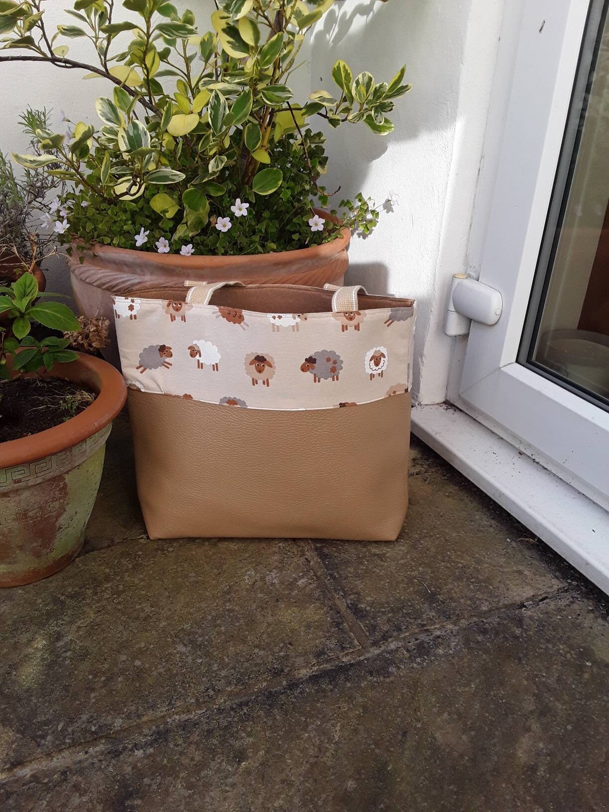 Große Einkaufstasche, Schaf, Vegan, Kunstleder, Perfektes Geschenk, Geschenk Für Sie Große Einkaufstasche, Schaf, Vegan, Kunstleder, Perfektes Geschenk, Geschenk Für Sie von LizMakesBags