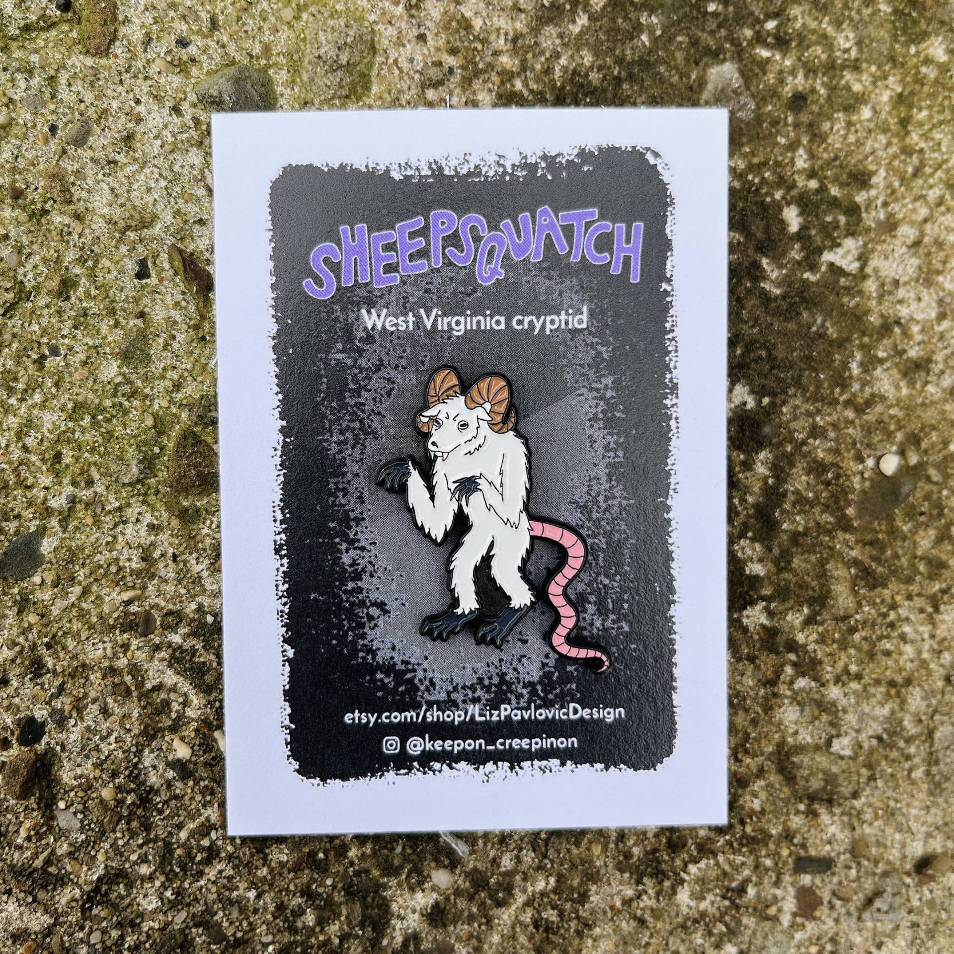 Sheepsquatch Emaille Pin Sheepsquatch Emaille Pin von LizPavlovicDesign