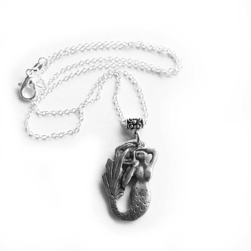 Meerjungfrau Anhänger Halskette Charme Handgefertigt Schmuck Geschenk Free Versand in Usa Meerjungfrau Anhänger Halskette Charme Handgefertigt Schmuck Geschenk Free Versand in Usa von LizaPaizisCreations
