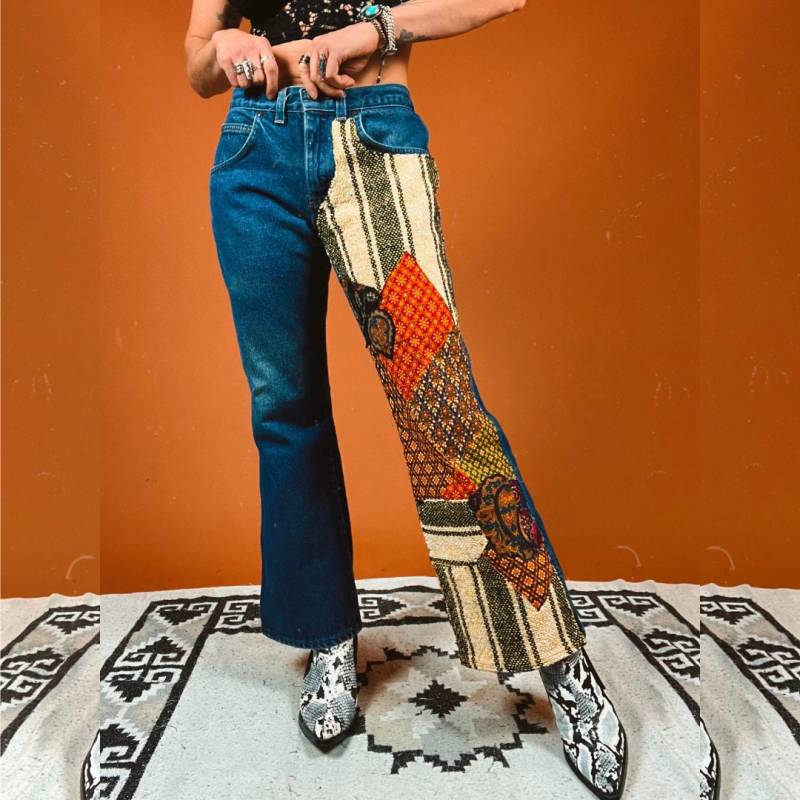 Überarbeitete Vintage 60Er 70Er Jahre Retro Style Patchwork Flare Dark Wash Jeans - 32 "Taille von LizardQueenz