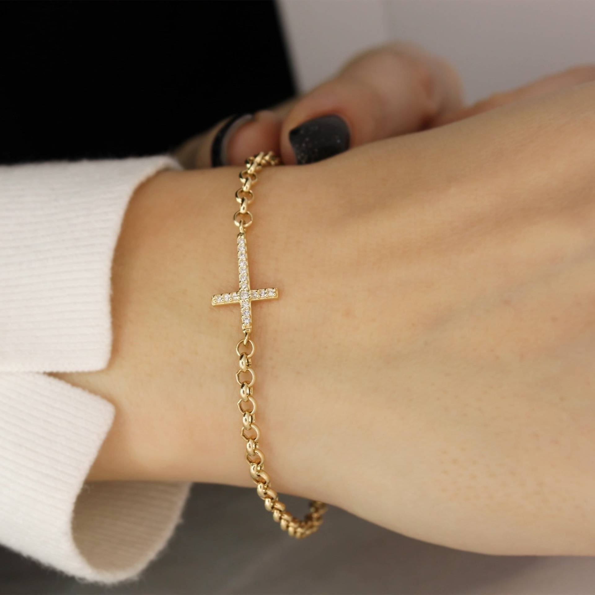 14K Gold Kreuz Armband Massives Rolo Kettenarmband Religion Kruzifix Valentinstag Geschenk Für Sie Handgefertigter Schmuck von LizdorJewelry