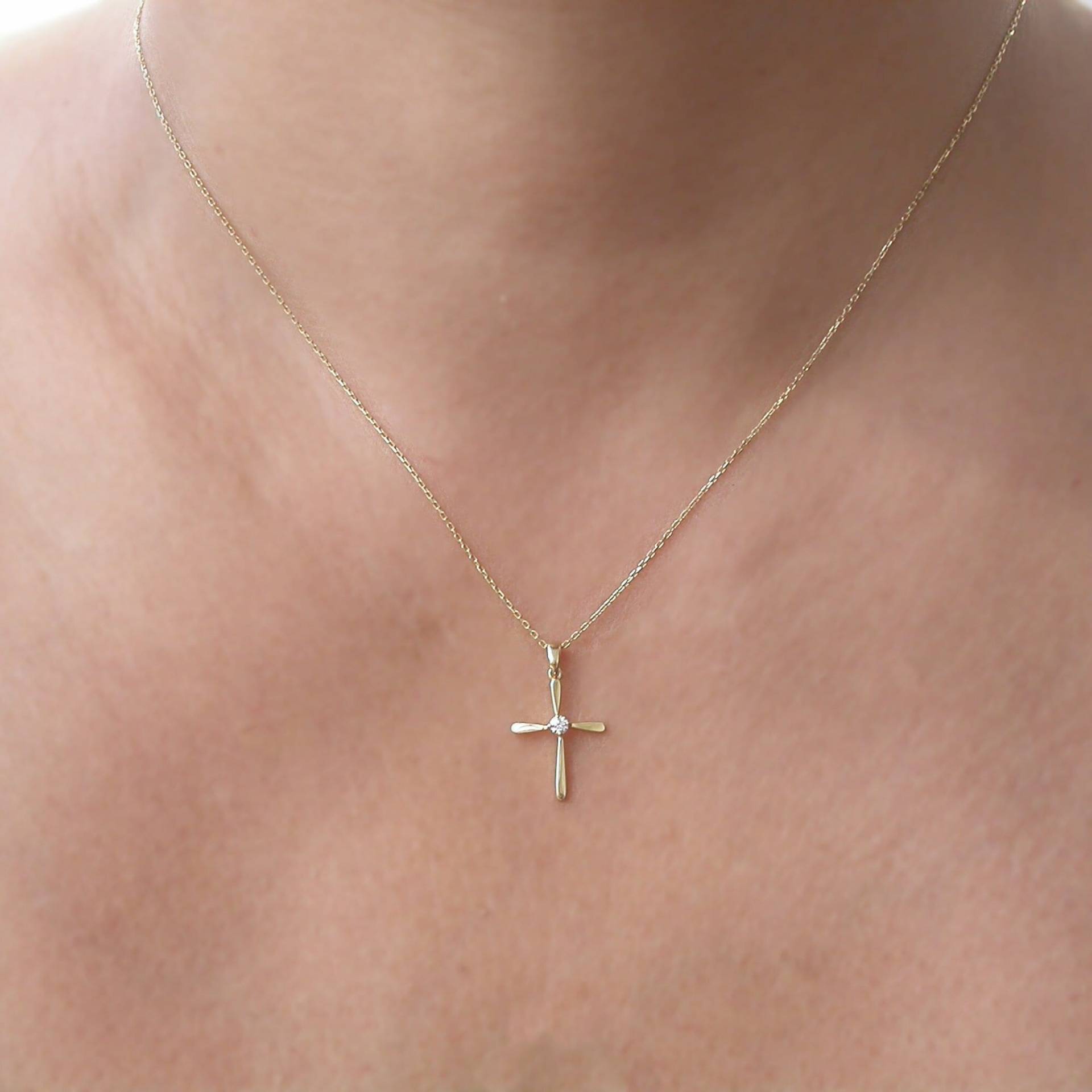 Gold Kreuz Halskette 14K Solid Solitaire Diamant Edelstein Anhänger Religiöse Beschützer Chritsmas Geschenk Handmade Schmuck von LizdorJewelry