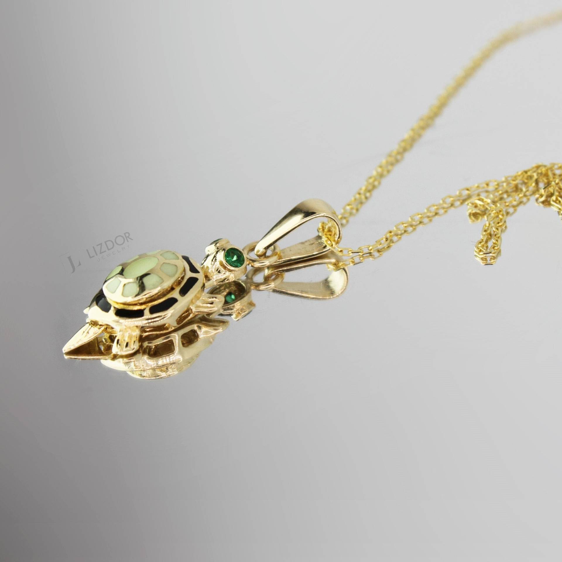 Goldene Schildkröten-Halskette, 14-Karätige Phosphor-Licht-Halskette, Gold-Tier-Anhänger, Leuchtet Im Dunkeln, Halskette, Besonderes Design von LizdorJewelry
