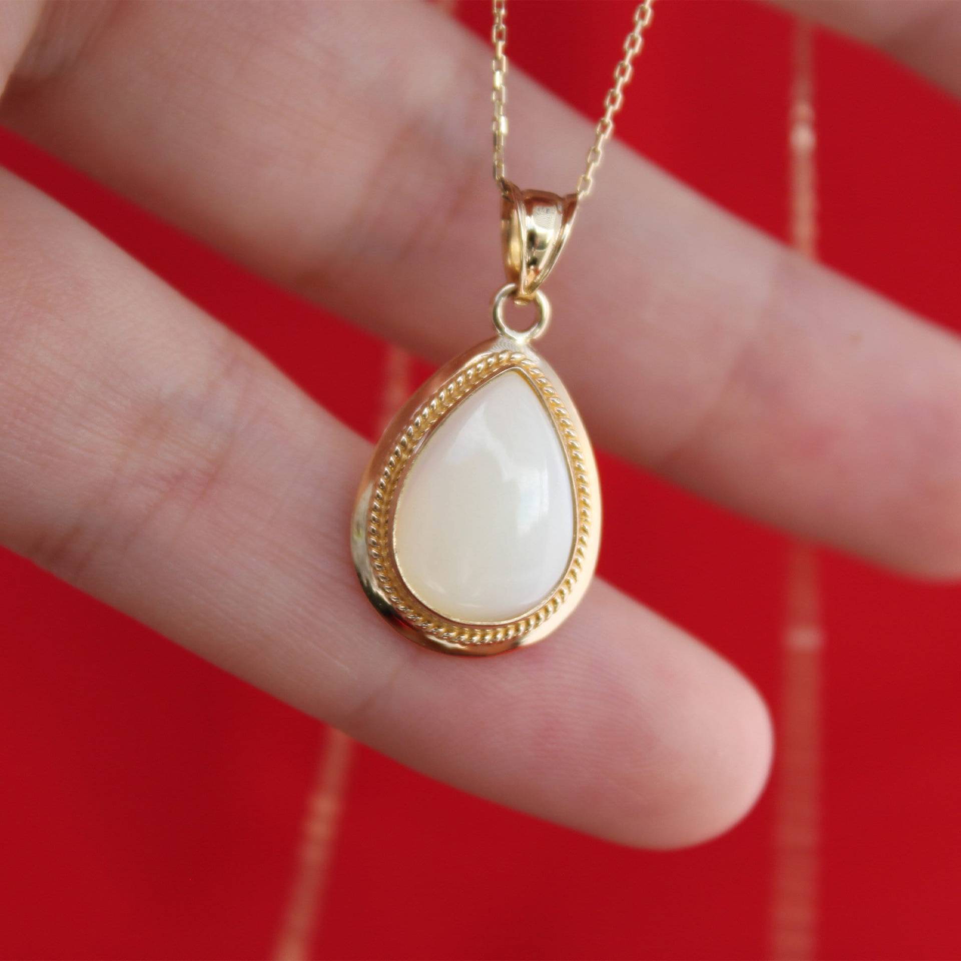 Tropfen Mutter Der Perle Halskette Roh Perlmutt Anhänger Teardrop Glänzende Vintage Style Weihnachtsgeschenk Für Sie von LizdorJewelry