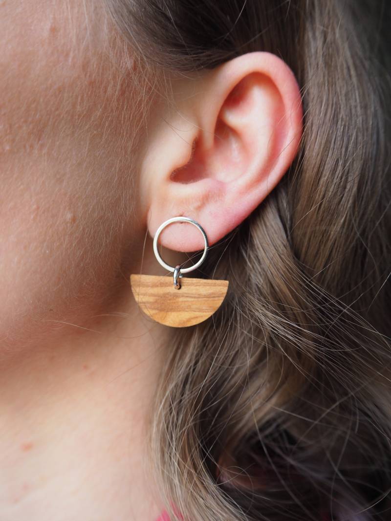 Olivenholz Ohrhänger Halbmond 24K Vergoldet/ 925 Versilbert von LizoAccessoires