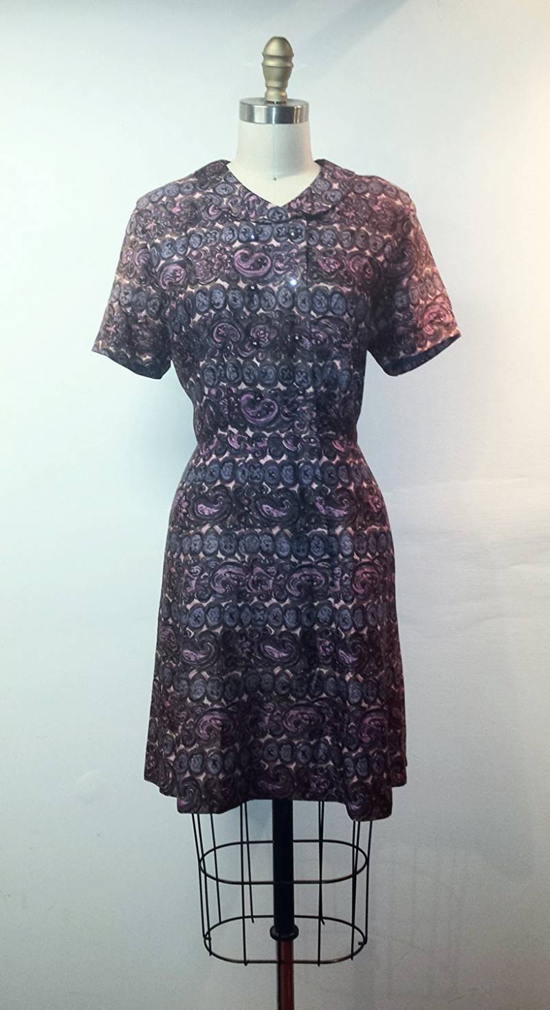 Vintage 50Er Jahre Wiggle Kleid - Gemischte Lila- Und Rosatöne von LizsVintageSoffitta