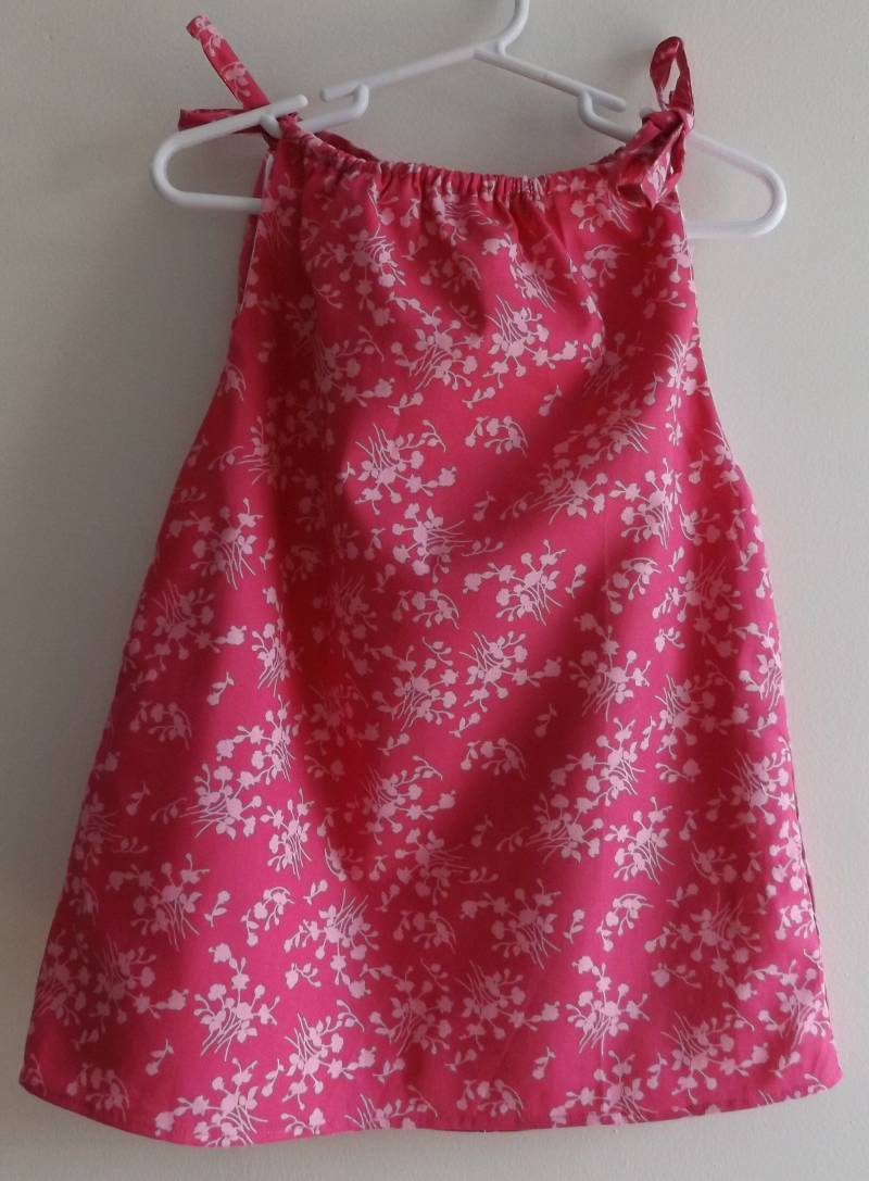 Gefüttert Kleinkind Oder Vorschulkind Kleid Tunika in Buttercreme Stoff Linie Größen 3T - 4T Kissenbezug Look Blumendruck Den Farben Rosa von LizzieGracesCloset12