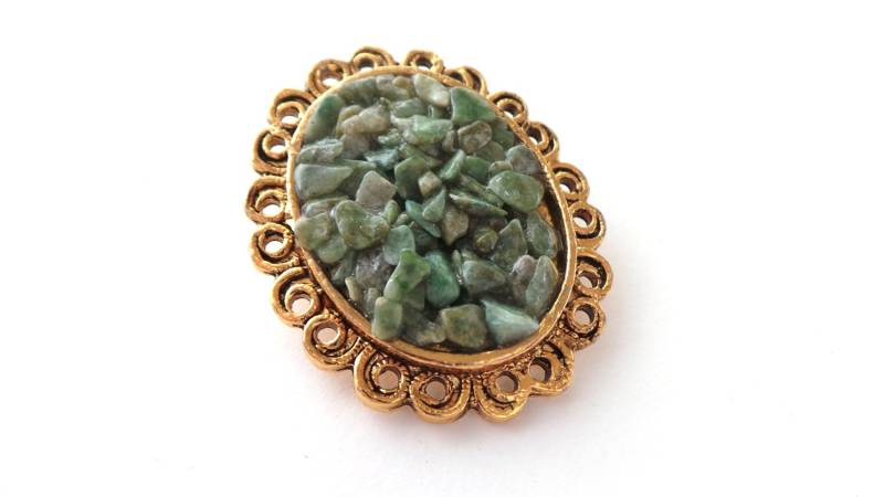 Jahrgang Jade Chip Brosche, Gold Getönten Metall, Vintage Pins, Geschenke Für Mama Jahrgang Jade Chip Brosche, Gold Getönten Metall, Vintage Pins, Geschenke Für Mama von LizzieTishVintage