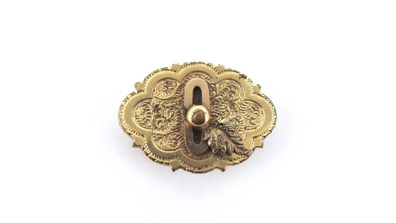 Vintage Brosche Goldfarbenen Metall, Pins, Geschenke Für Mama Vintage Brosche Goldfarbenen Metall, Pins, Geschenke Für Mama von LizzieTishVintage