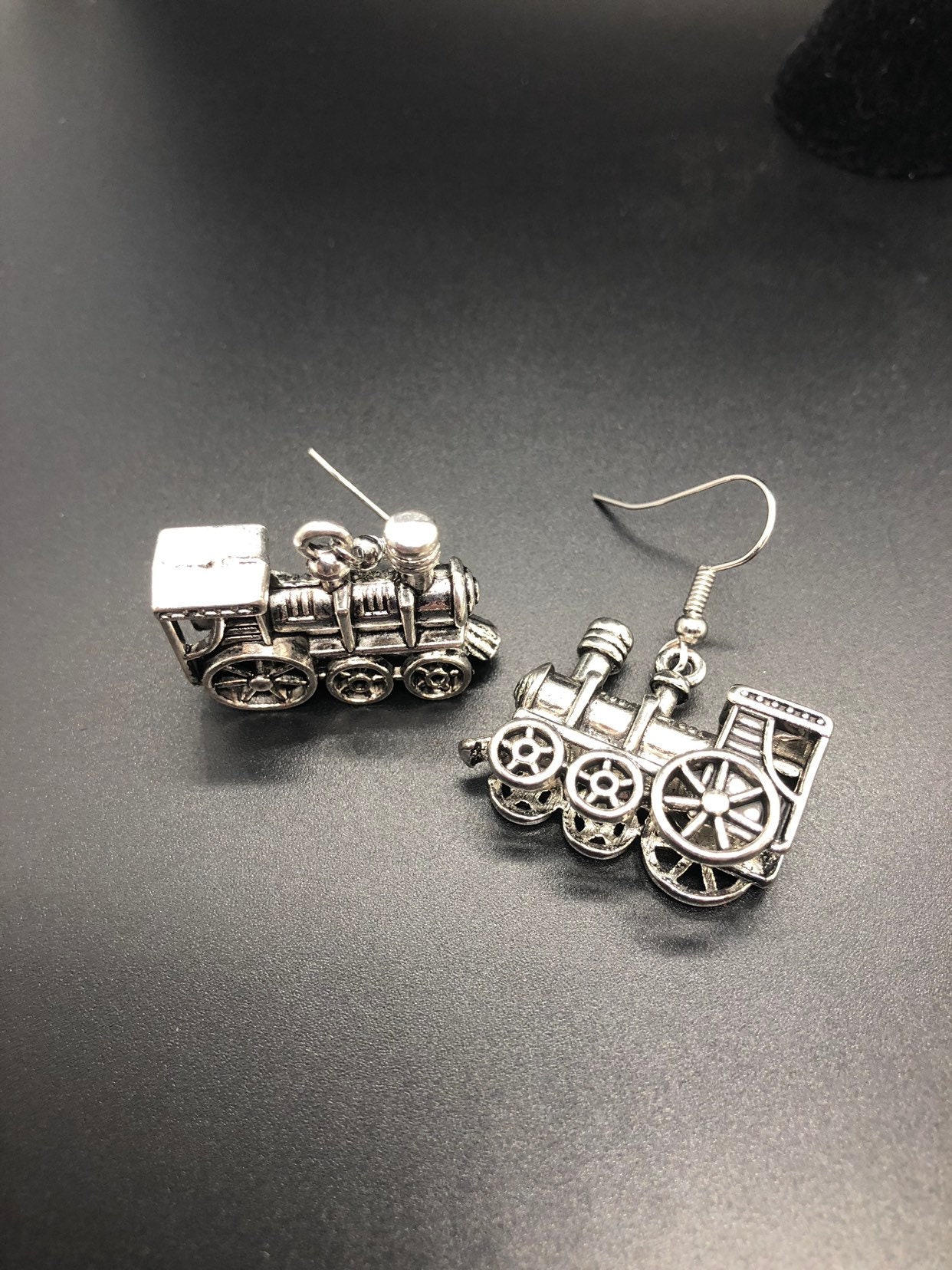 Choo Zug Ohrringe von Lizzieslanyards