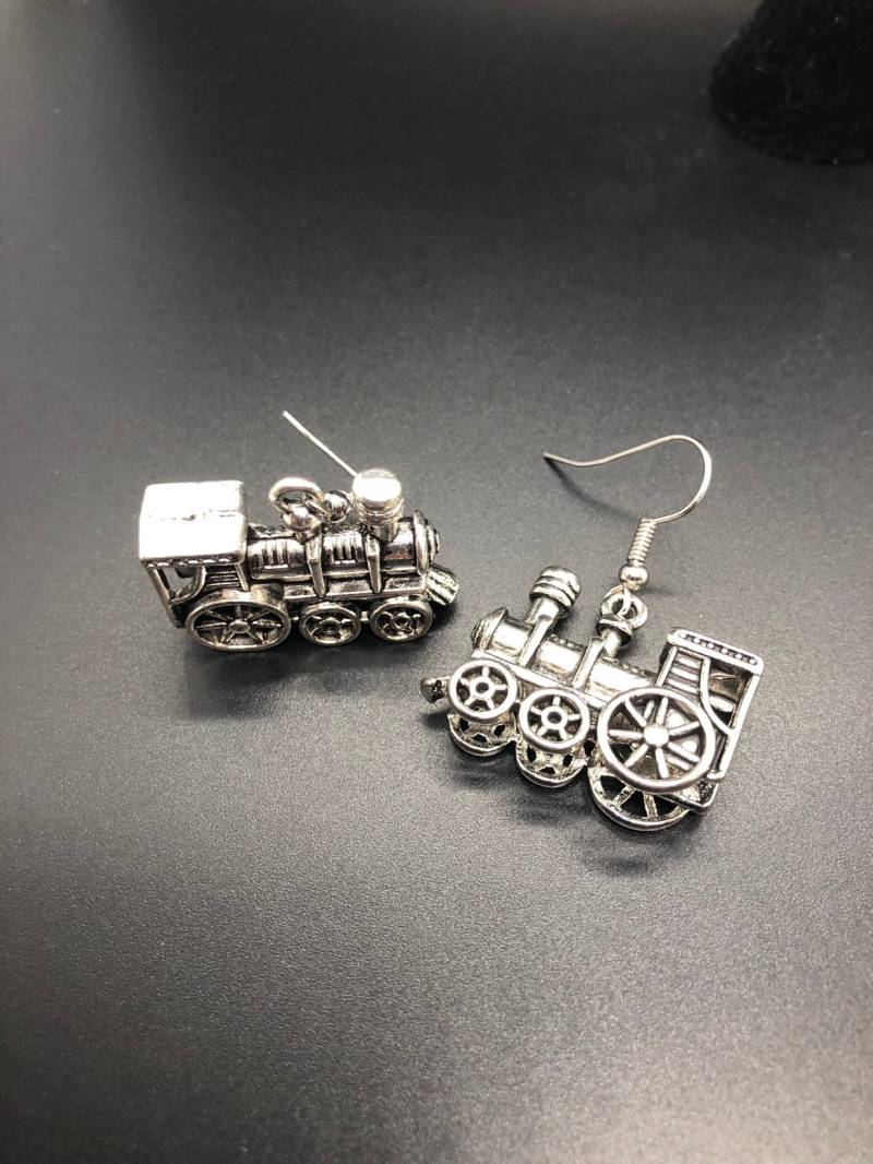 Choo Zug Ohrringe von Lizzieslanyards