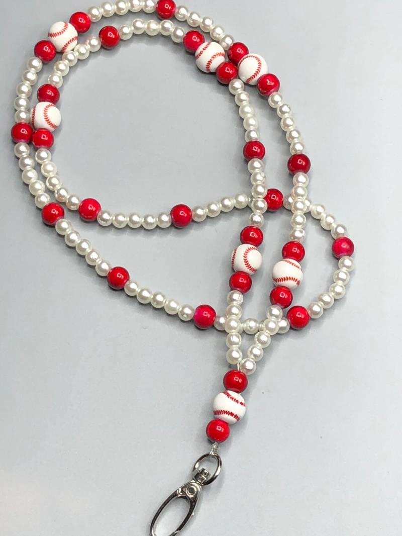 Rot Und Weiss Perlen Baseball Schlüsselband von Lizzieslanyards