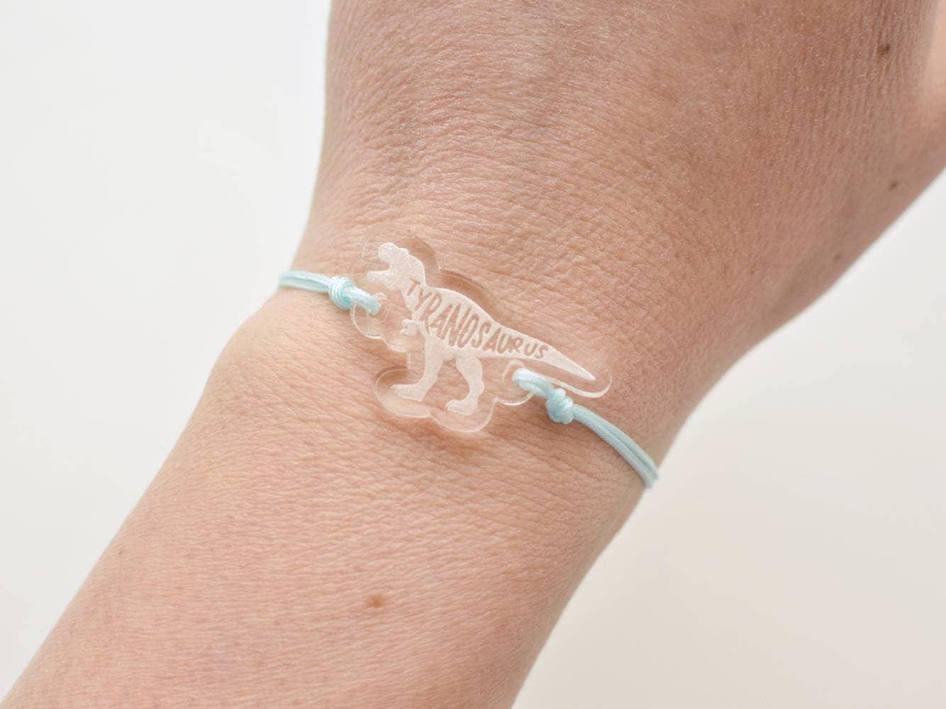 Dinosaurier Armband, Bettelarmband, Gastgeschenke, Geschenk Für Mädchen, T-Rex Rosa Geschenke von LizzyLeone