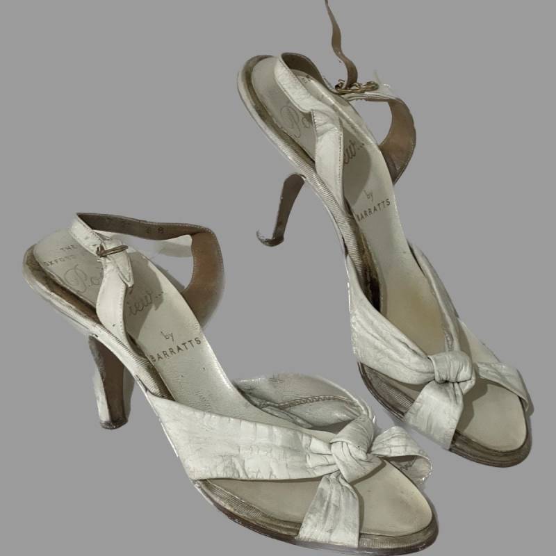 Wirklich Hübsche Sommersandalen Aus Den 40Er Jahren | Ungefähre Größe 3 von LizzyLookingGlass