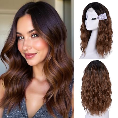 Lizzy Kurze gewellte Perücke 18 Zoll Mittelteil Lockige gewellte Bob Perücken für Frauen Natürlich aussehende synthetische hitzebeständige Faserperücke für den täglichen Partygebrauch (Ombre Braun) Lizzy Kurze gewellte Perücke 18 Zoll Mittelteil Lockige gewellte Bob Perücken für Frauen Natürlich aussehende synthetische hitzebeständige Faserperücke für den täglichen Partygebrauch (Ombre Braun) von Lizzyhair