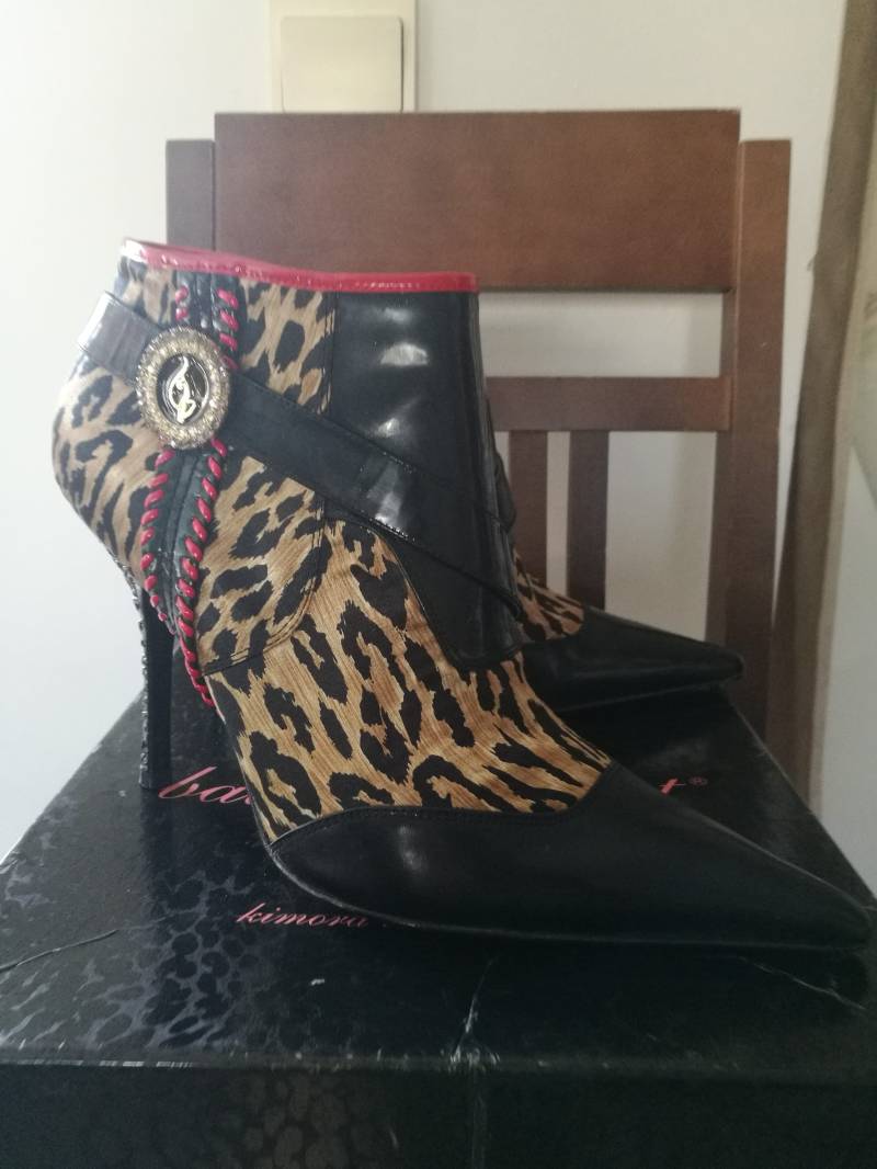 Fab Baby Phat Leder Leopard Satin High Heel Stiefelchen. Größe 42 Chic von LoPasadoEsPasado