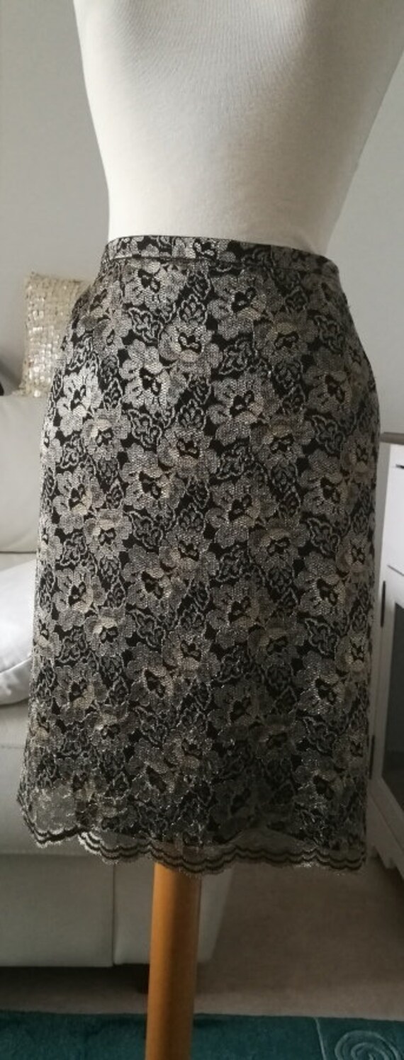 Fab Gianni Spitzenrock. Größe Us 8 Eu Med. Schick von LoPasadoEsPasado