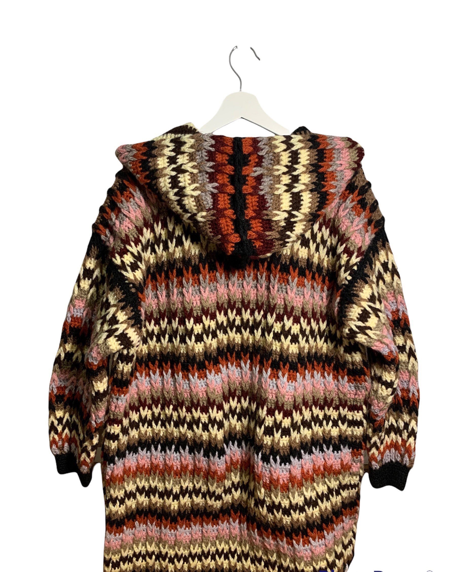 Handgestrickte Amaretto Streifenjacke Aus Hochwertiger Wolle von LobShopAtNatas
