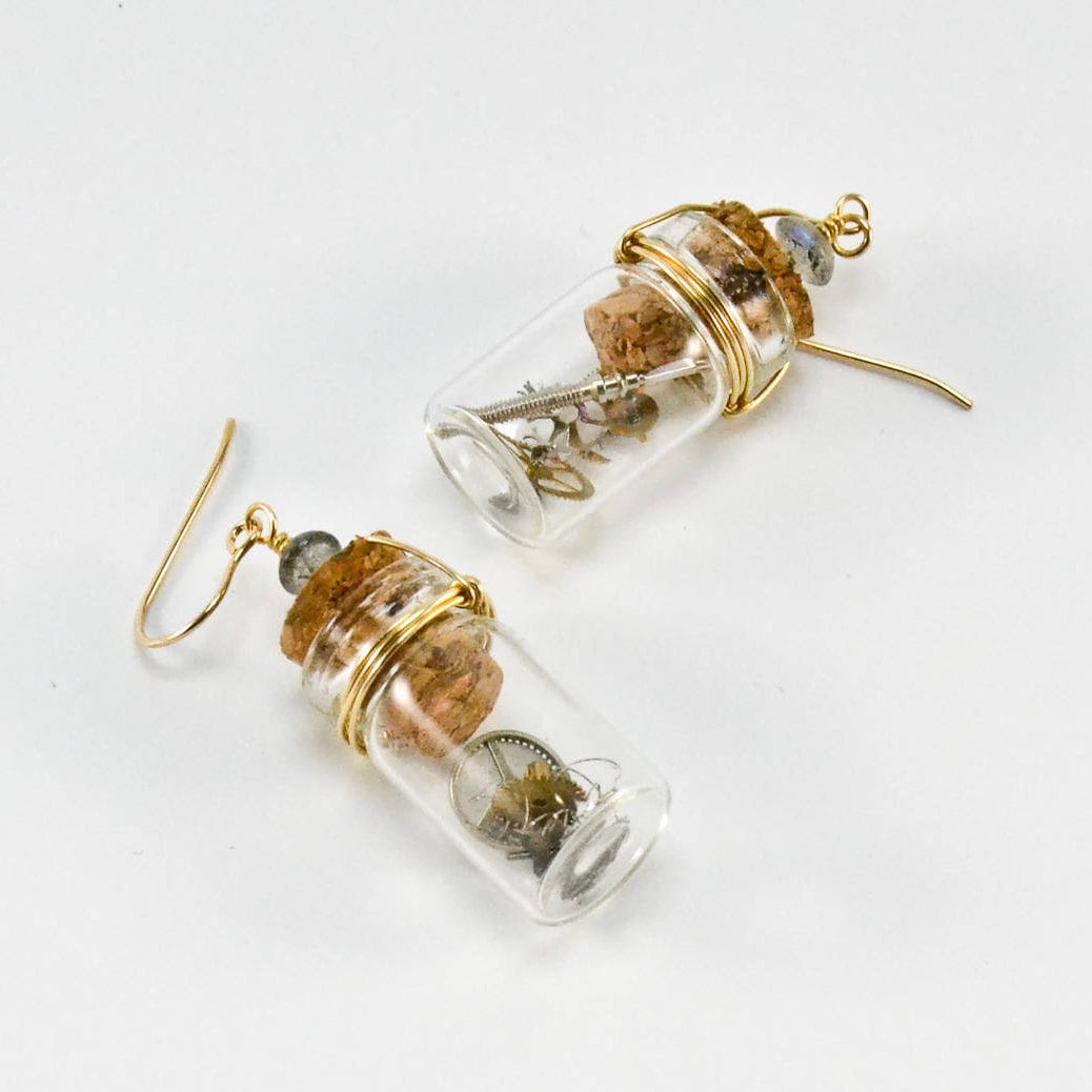Winzige Flaschenuhr Zahnräder Ohrringe - Labradorit & 14Kt Gold Fill Winzige Flaschenuhr Zahnräder Ohrringe - Labradorit & 14Kt Gold Fill von Localmotive