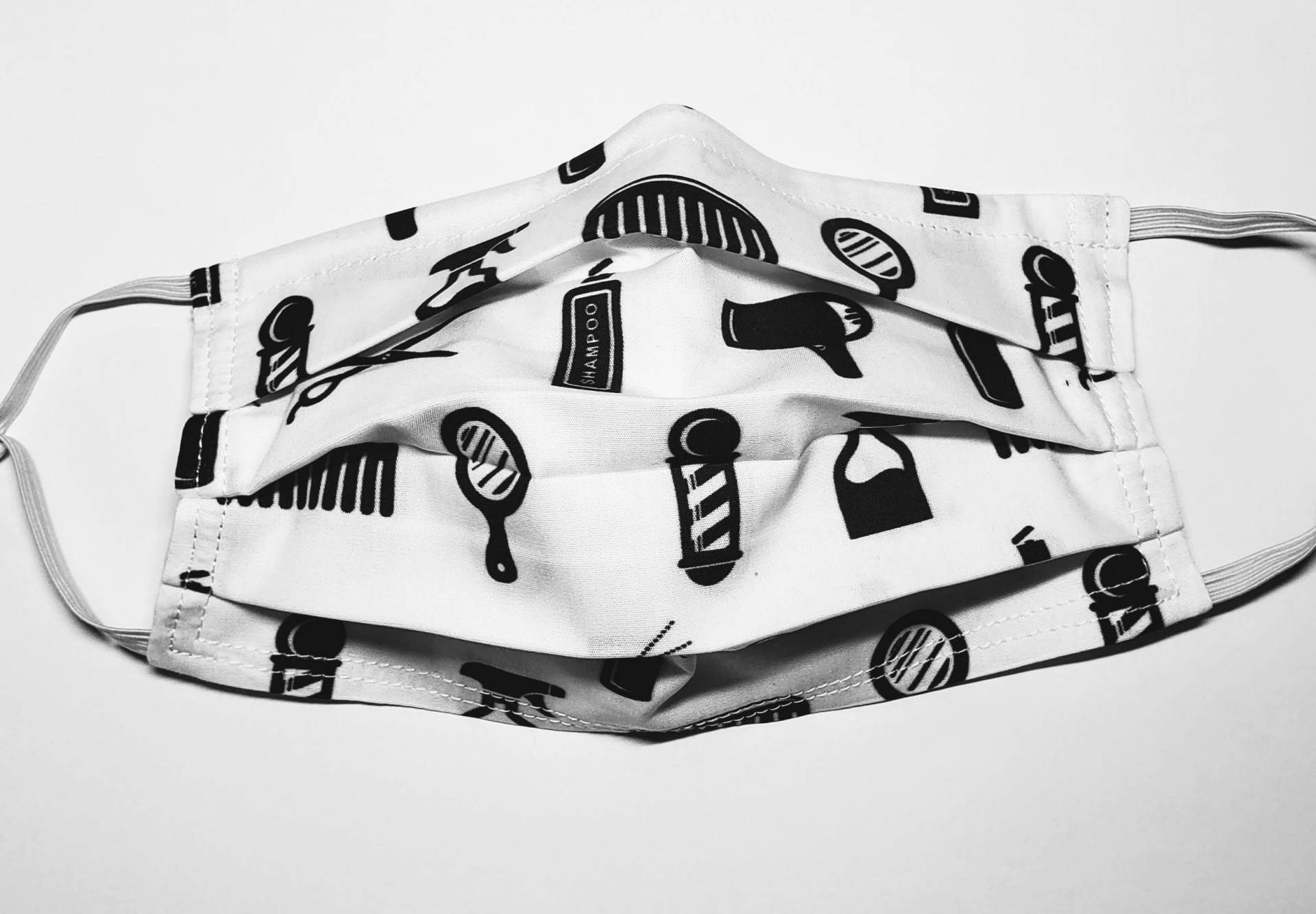Barbershop Wiederverwendbare Verstellbare Gesichtsmaske Mit Filterfach Und Nasenklemmendraht Barbershop Wiederverwendbare Verstellbare Gesichtsmaske Mit Filterfach Und Nasenklemmendraht von LochNessLocker