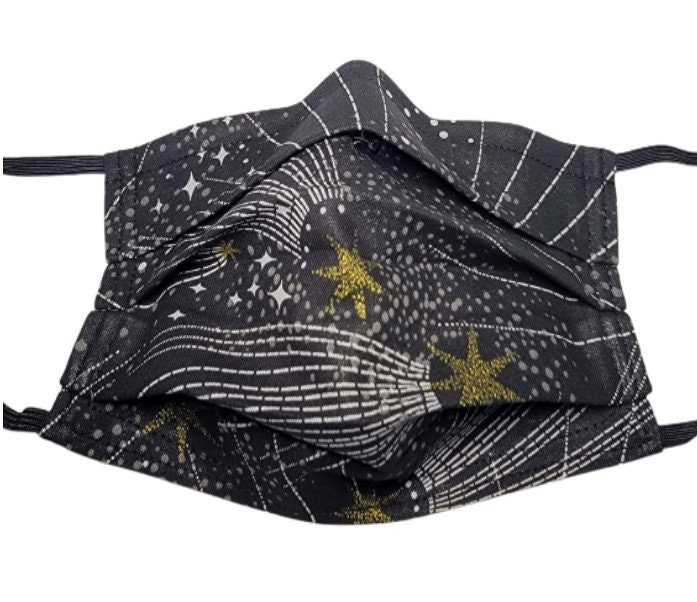 Comets & Stars Mask Wiederverwendbare Gesichtsmaske Mit Nasenklemmendraht Und Filterfach Comets & Stars Mask Wiederverwendbare Gesichtsmaske Mit Nasenklemmendraht Und Filterfach von LochNessLocker