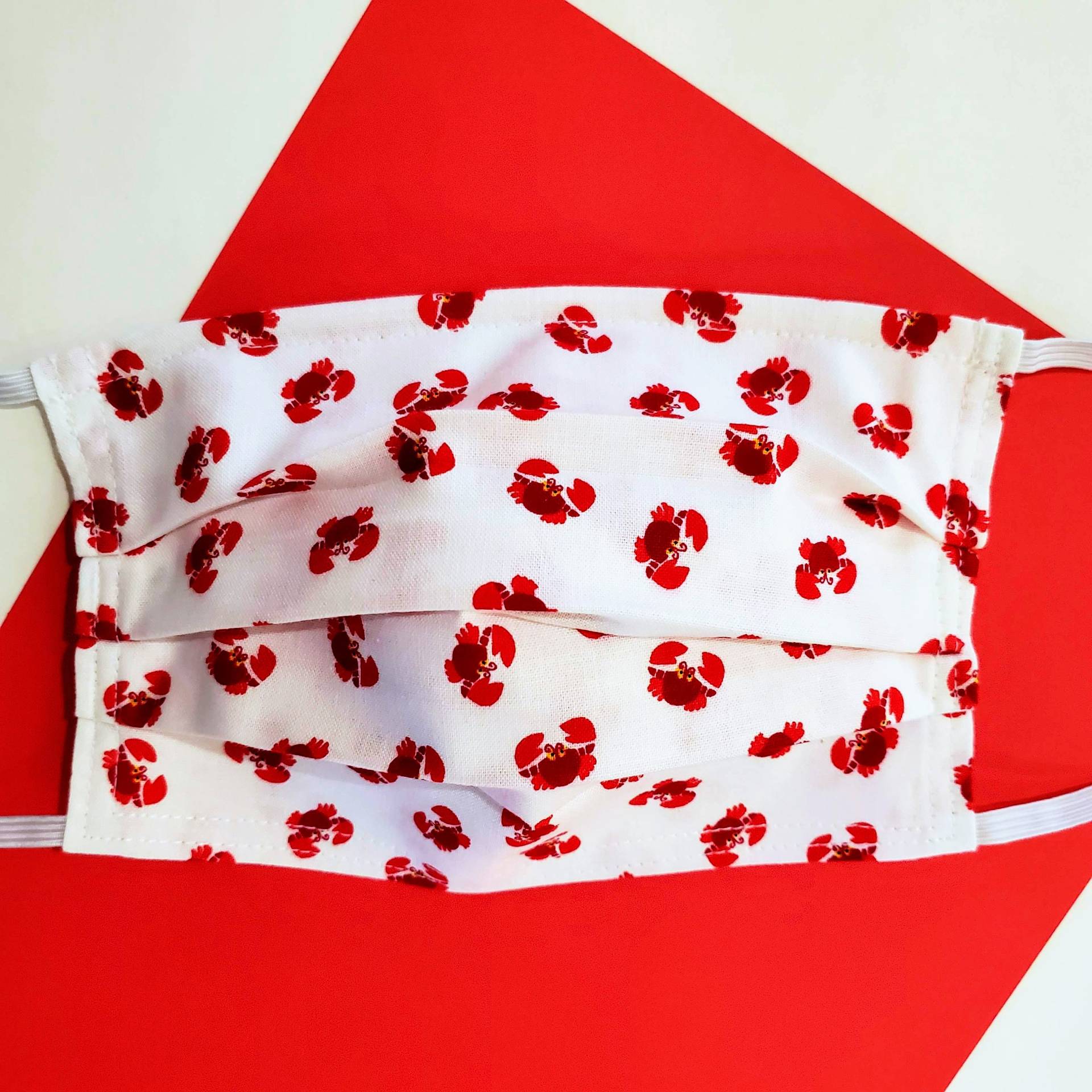 Feeling Crabby Wiederverwendbare Gesichtsmaske Mit Nasenbügeldraht Und Filterfach Feeling Crabby Wiederverwendbare Gesichtsmaske Mit Nasenbügeldraht Und Filterfach von LochNessLocker