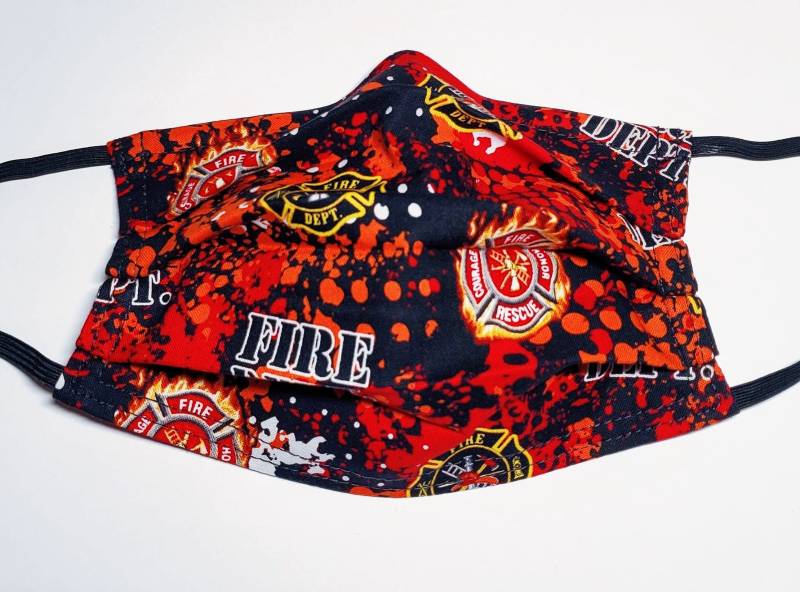Feuerwehr Wiederverwendbare Maske Feuerwehr Wiederverwendbare Maske von LochNessLocker