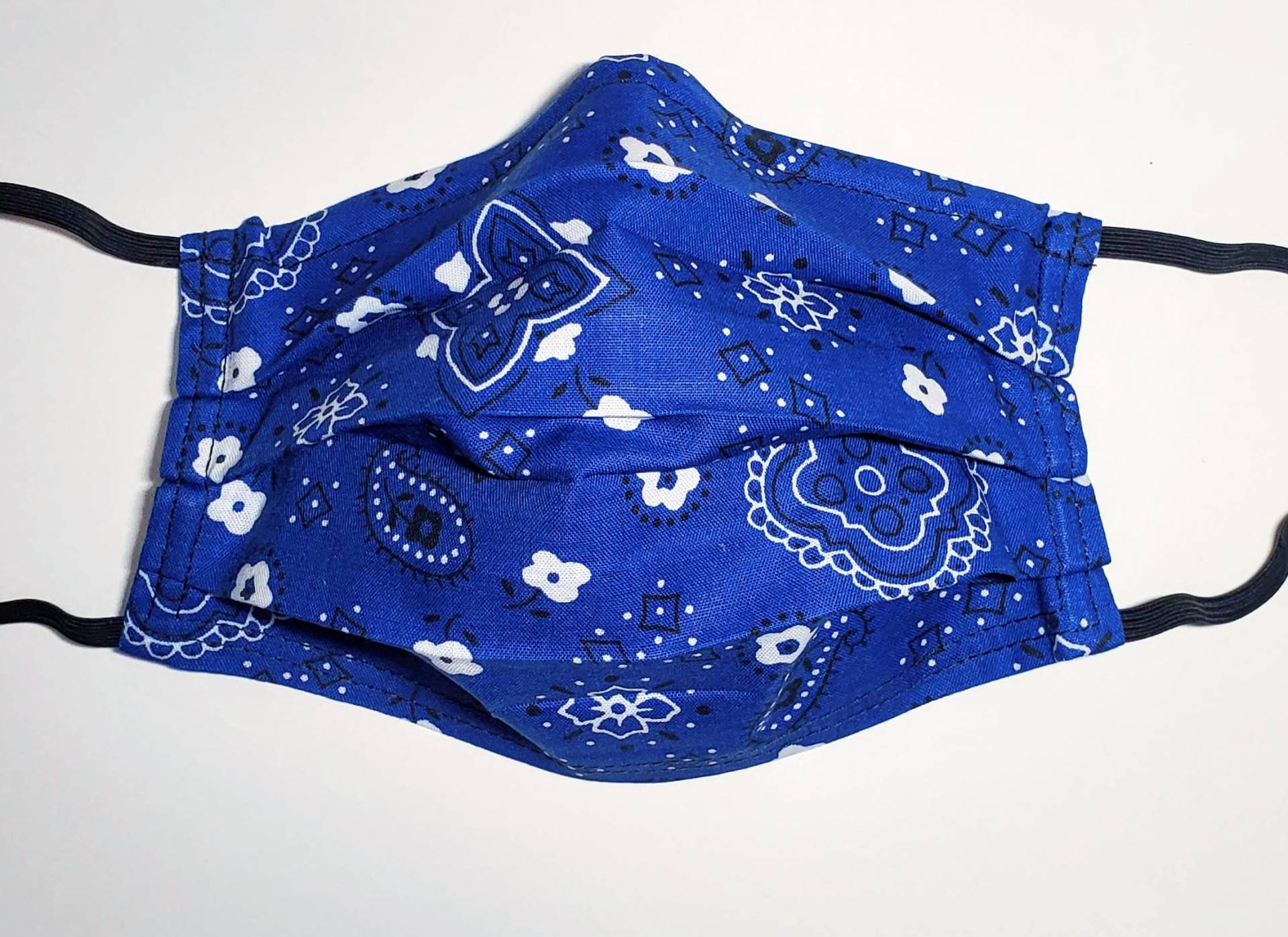 Marineblaue Paisley Wiederverwendbare Maske Marineblaue Paisley Wiederverwendbare Maske von LochNessLocker