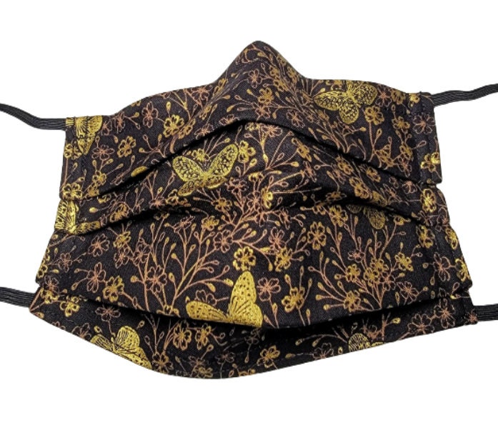 Metallic Schmetterlinge Und Golden Vines Wiederverwendbare Verstellbare Gesichtsmaske Mit Filterfach Nasenklemme Draht Metallic Schmetterlinge Und Golden Vines Wiederverwendbare Verstellbare Gesichtsmaske Mit Filterfach Nasenklemme Draht von LochNessLocker