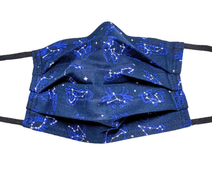Mini Constellations Zodiac Maske Handgemachte Wiederverwendbare Einstellbare Gesichtsmaske Mit Nasen Pinch Wire Und Filter Fach 2 Lagig 100% Mini Constellations Zodiac Maske Handgemachte Wiederverwendbare Einstellbare Gesichtsmaske Mit Nasen Pinch Wire Und Filter Fach 2 Lagig 100% von LochNessLocker