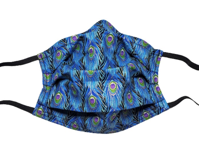 Peacock Queen Mask Wiederverwendbare Einstellbare Gesichtsmaske Mit Nasenklemmen Draht Und Filterfach 100% Baumwolle Doppelschicht Peacock Queen Mask Wiederverwendbare Einstellbare Gesichtsmaske Mit Nasenklemmen Draht Und Filterfach 100% Baumwolle Doppelschicht von LochNessLocker
