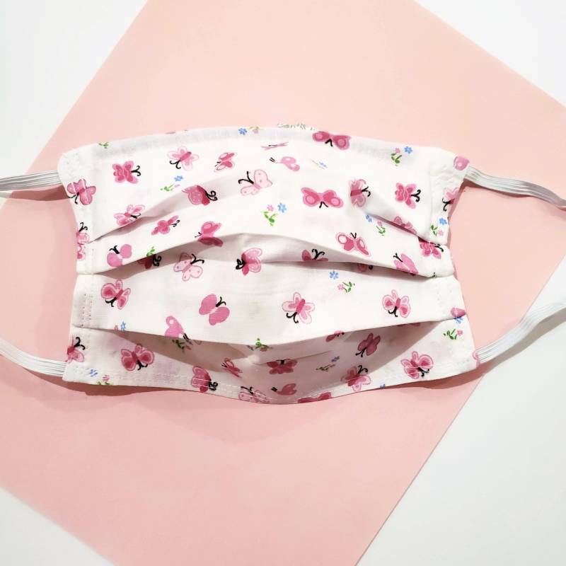 Pink Schmetterling Wiederverwendbare Gesichtsmaske Mit Nasenklemme Und Filterfach Pink Schmetterling Wiederverwendbare Gesichtsmaske Mit Nasenklemme Und Filterfach von LochNessLocker