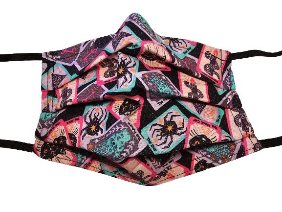 Spinnen-Tarot-Maske Einstellbare Wiederverwendbare Gesichtsmaske Mit Nasenklemmendraht Und Filterfach 100% Baumwolle Zweilagig von LochNessLocker