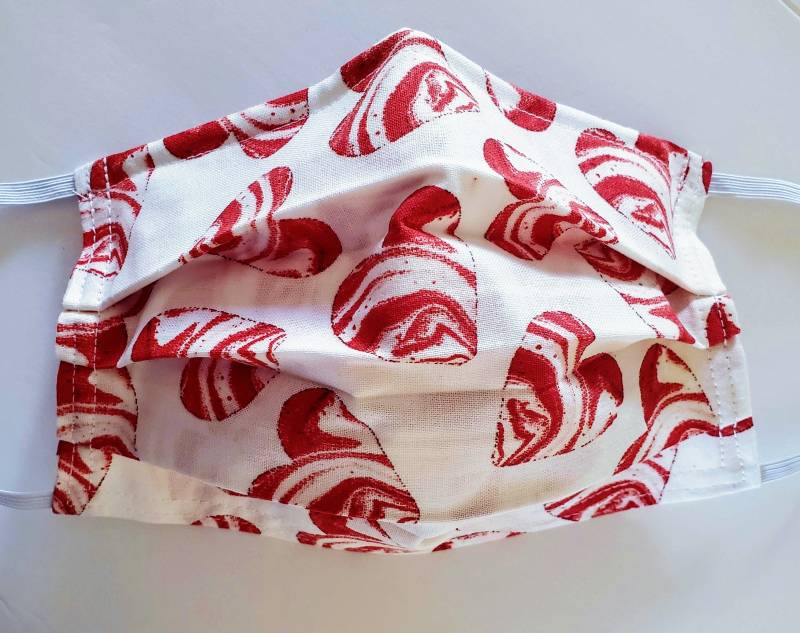 Sweethearts Wiederverwendbare Verstellbare Gesichtsmaske Mit Filterfach Und Nasenklemme-Draht Sweethearts Wiederverwendbare Verstellbare Gesichtsmaske Mit Filterfach Und Nasenklemme-Draht von LochNessLocker
