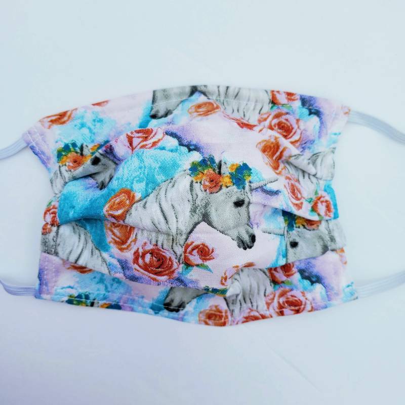 Wiederverwendbare Gesichtsmaske Einhörner Und Rosen Mit Nasenklemmendraht Filterfach Wiederverwendbare Gesichtsmaske Einhörner Und Rosen Mit Nasenklemmendraht Filterfach von LochNessLocker