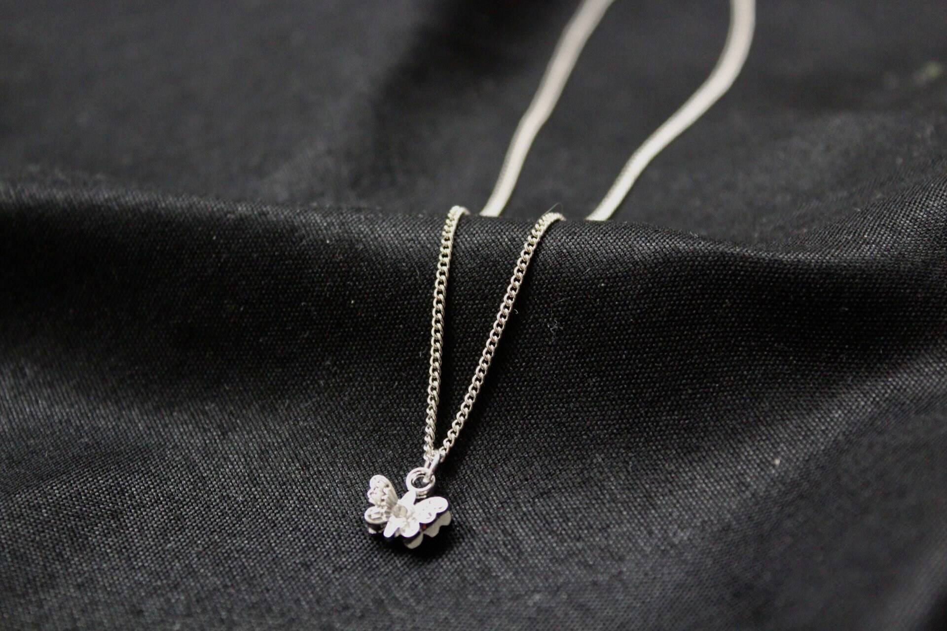 Silber Schmetterlings Halskette// Kette Mit Anhänger// Süße Feine von LockchainJewelry