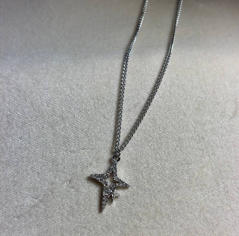 Silber Stern Halskette// Kette Mit Anhänger// Süße Strasssteinen // Streetstyle Statement Silber Stern Halskette// Kette Mit Anhänger// Süße Strasssteinen // Streetstyle Statement von LockchainJewelry