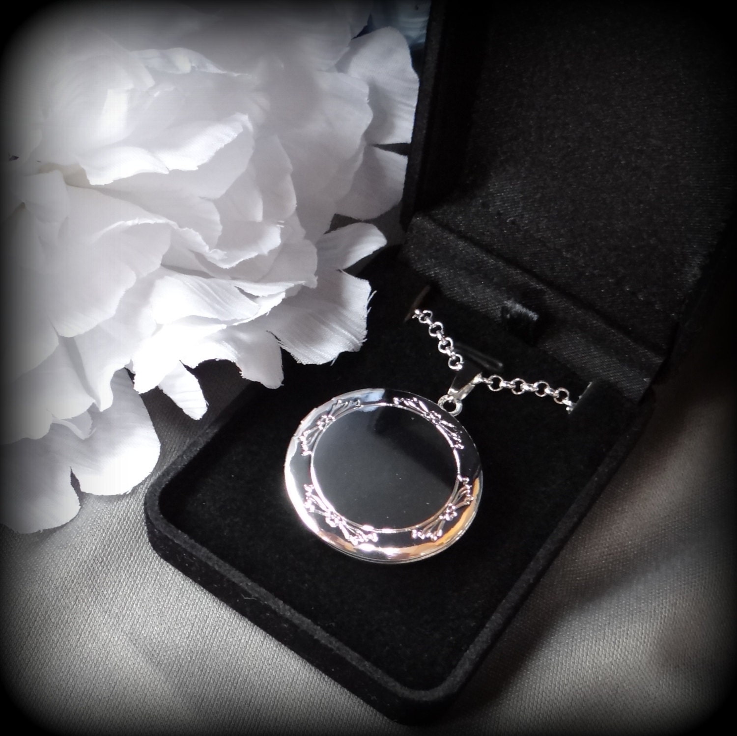 Silber Foto Locket Halskette Silber Foto Locket Halskette von LocketInYourHeart