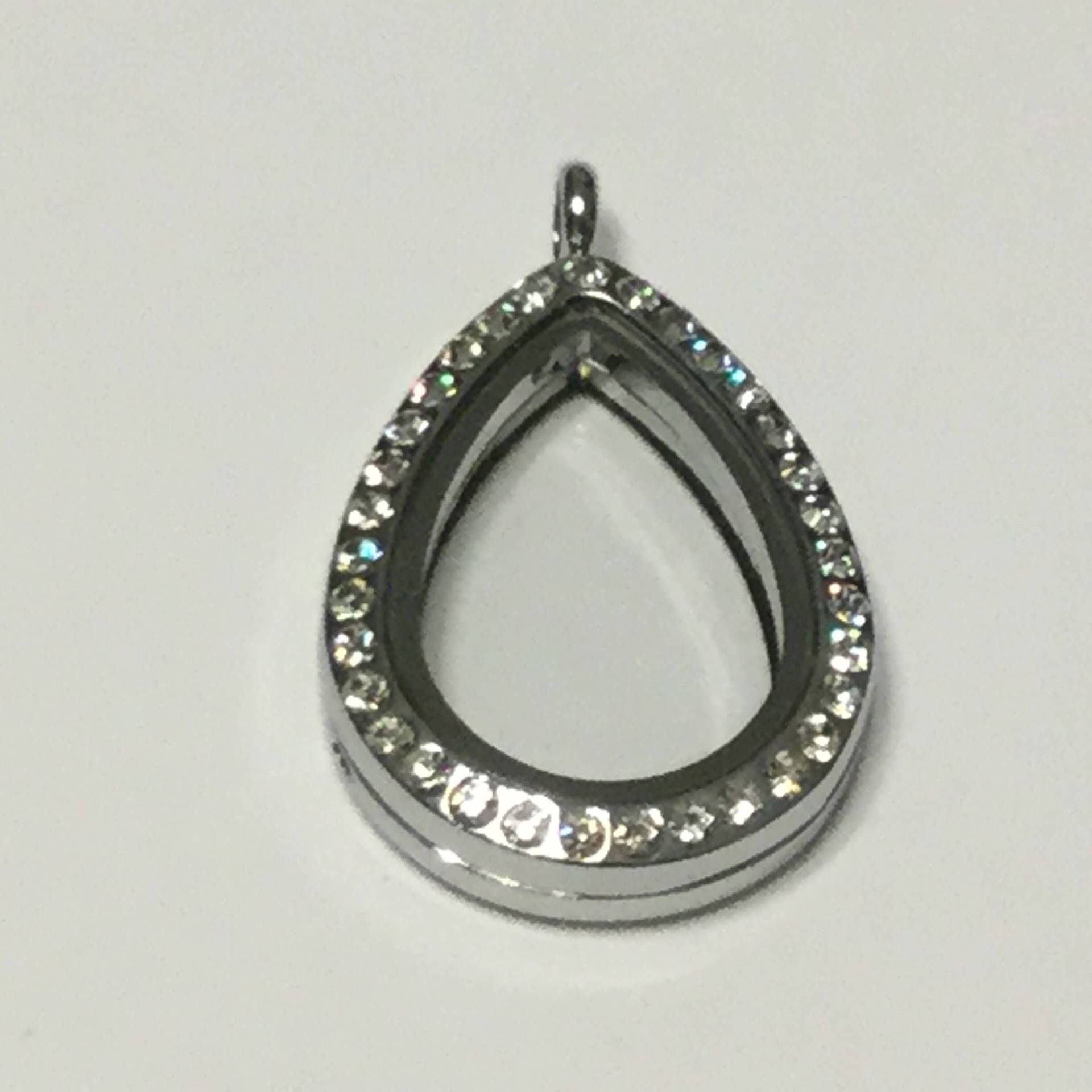Drop Shape Floating Charm Locket Mit Und Ohne Strinkensteine Drop Shape Floating Charm Locket Mit Und Ohne Strinkensteine von LocketsByML