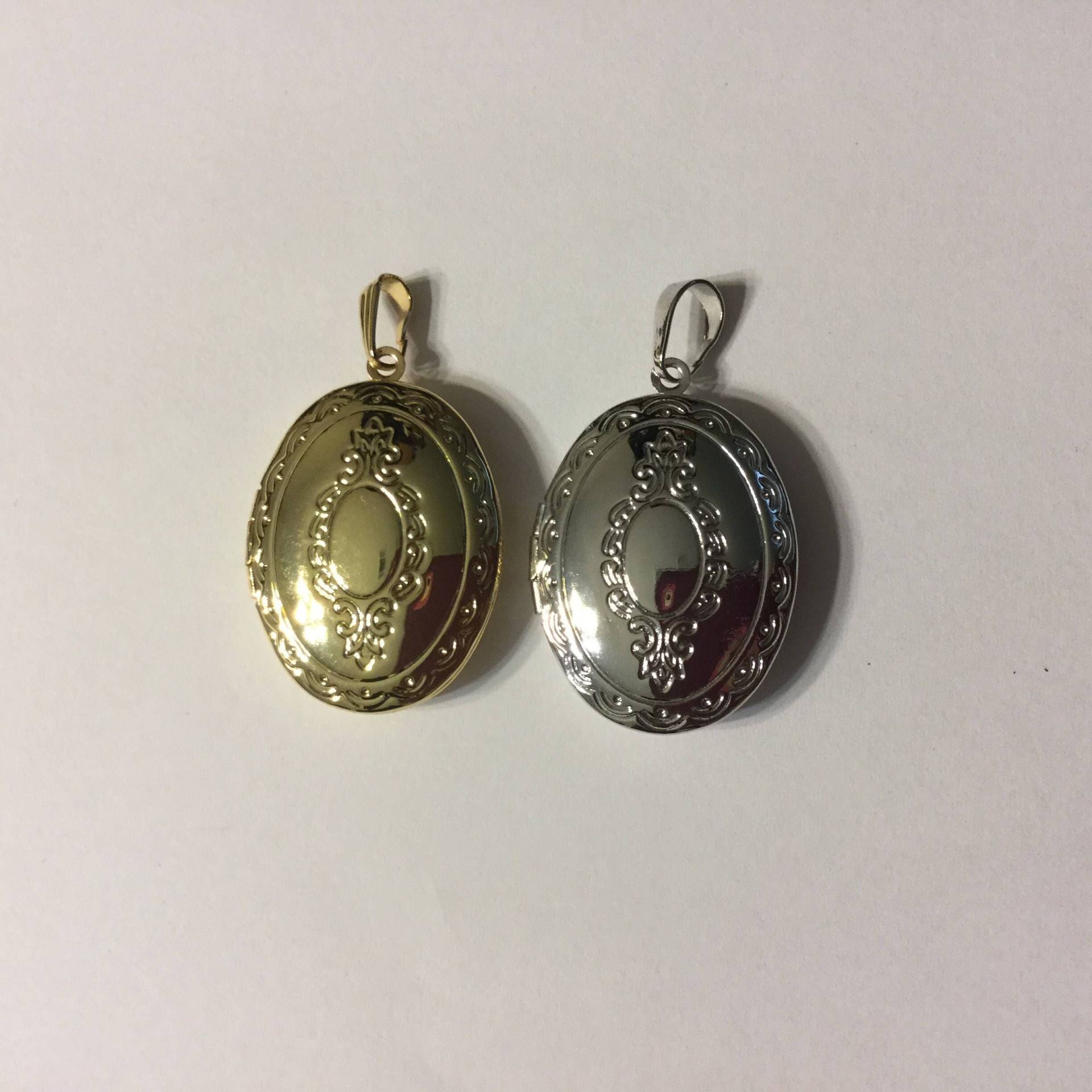 Filigrane Ovale Speicher Medaillon Silber Filigrane Ovale Speicher Medaillon Silber von LocketsByML