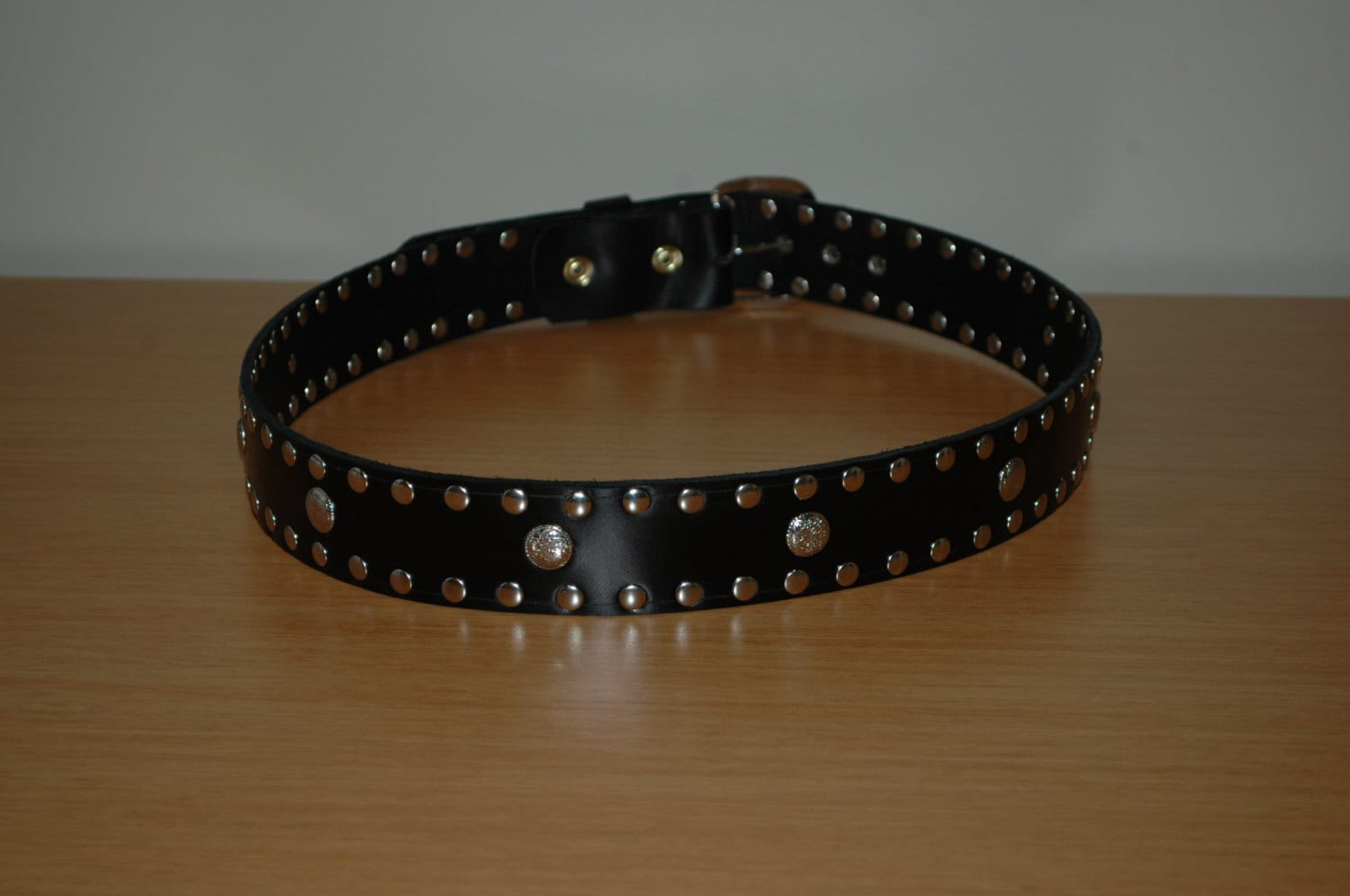 Handgefertigt Mit Viel Bling Handgefertigt Mit Viel Bling von LockitupLeather