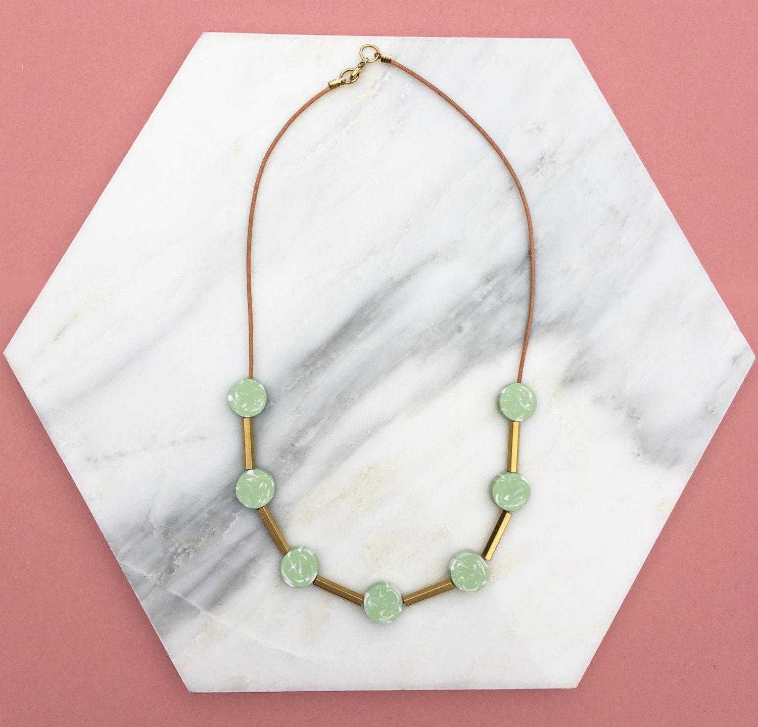 Halskette // Mint Grün Halskette // Mint Grün von LoelaLoela